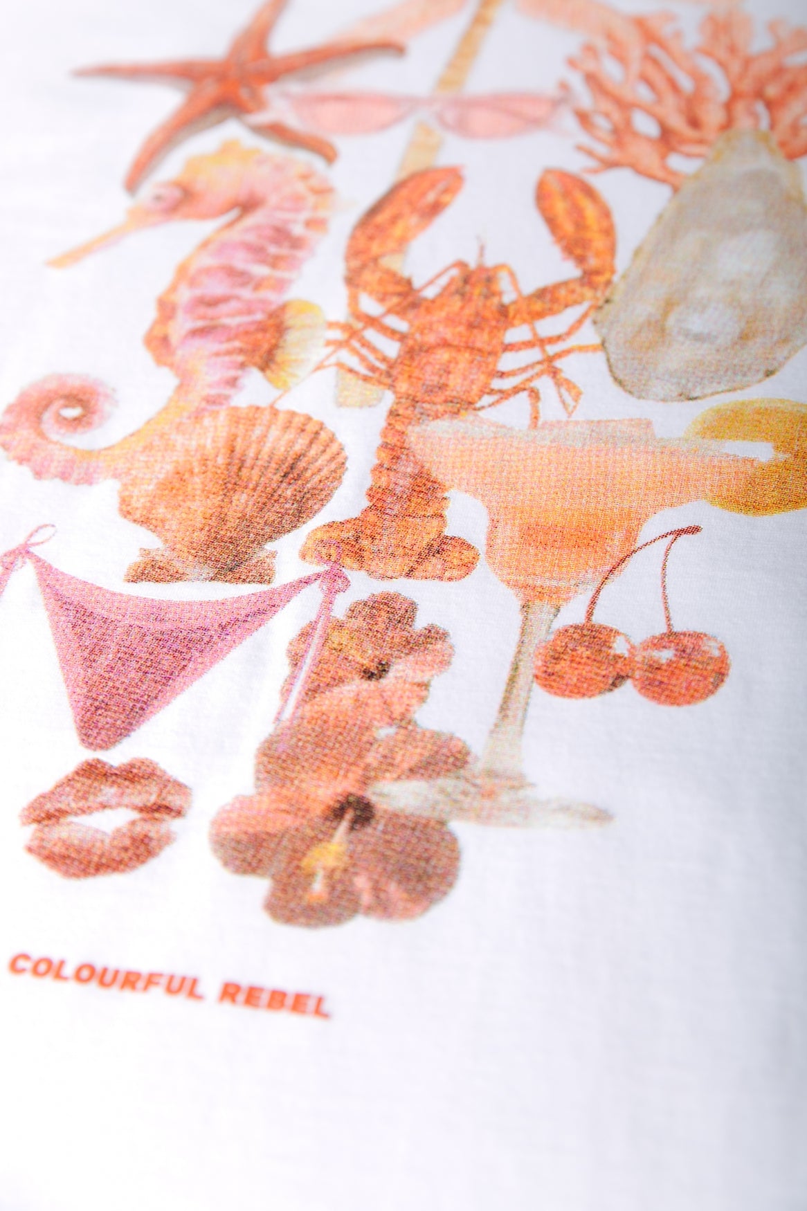 Beach Items Loosefit Tee