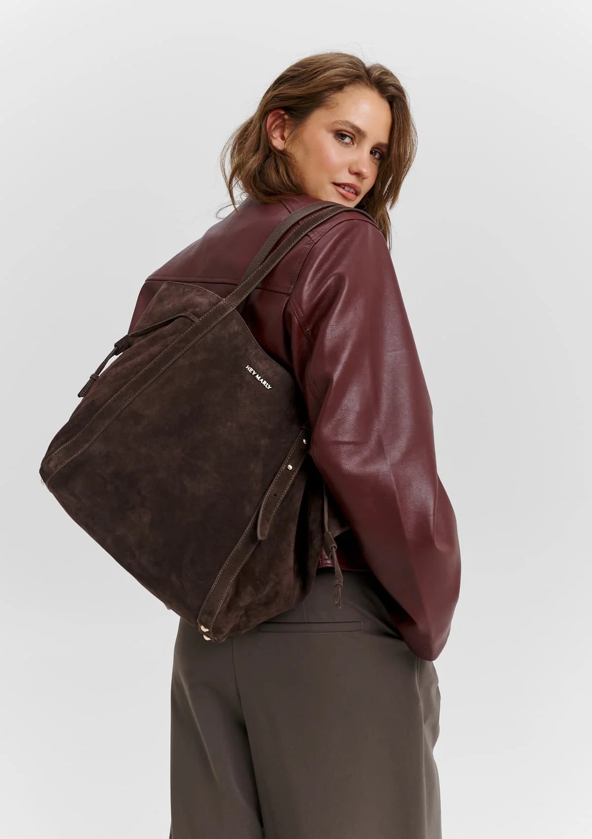 Pretty Wonder Suede M