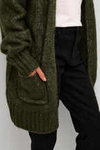 Lade das Bild in den Galerie-Viewer, KAalioma Knit Cardigan
