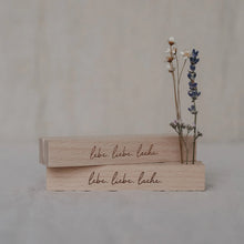 Lade das Bild in den Galerie-Viewer, Karten- und Blumenhalter 2er Set - 12 cm Lebe Liebe Lache
