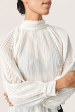 Lade das Bild in den Galerie-Viewer, SLChrisley Blouse LS
