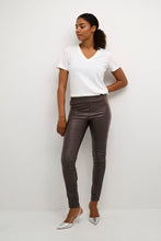 Lade das Bild in den Galerie-Viewer, Ada coated Jeggings
