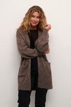 Lade das Bild in den Galerie-Viewer, KAalioma Knit Cardigan
