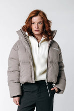 Lade das Bild in den Galerie-Viewer, Zyra Dogtooth Puffer Jacket Brown
