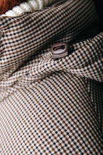 Lade das Bild in den Galerie-Viewer, Zyra Dogtooth Puffer Jacket Brown

