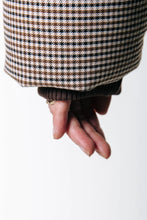Lade das Bild in den Galerie-Viewer, Zyra Dogtooth Puffer Jacket Brown

