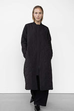 Lade das Bild in den Galerie-Viewer, WBLcopenhagen quilted coat
