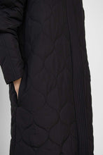 Lade das Bild in den Galerie-Viewer, WBLcopenhagen quilted coat
