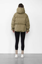 Lade das Bild in den Galerie-Viewer, WBLKYLIE REAL DOWN JACKET
