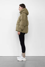Lade das Bild in den Galerie-Viewer, WBLKYLIE REAL DOWN JACKET
