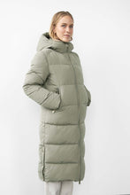 Lade das Bild in den Galerie-Viewer, WBLGLORIAN LONG PUFFER COAT
