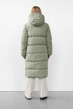Lade das Bild in den Galerie-Viewer, WBLGLORIAN LONG PUFFER COAT
