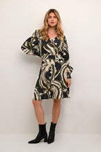 Lade das Bild in den Galerie-Viewer, KAsophia Short Dress
