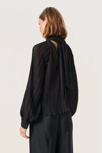 Lade das Bild in den Galerie-Viewer, SLChrisley Blouse LS
