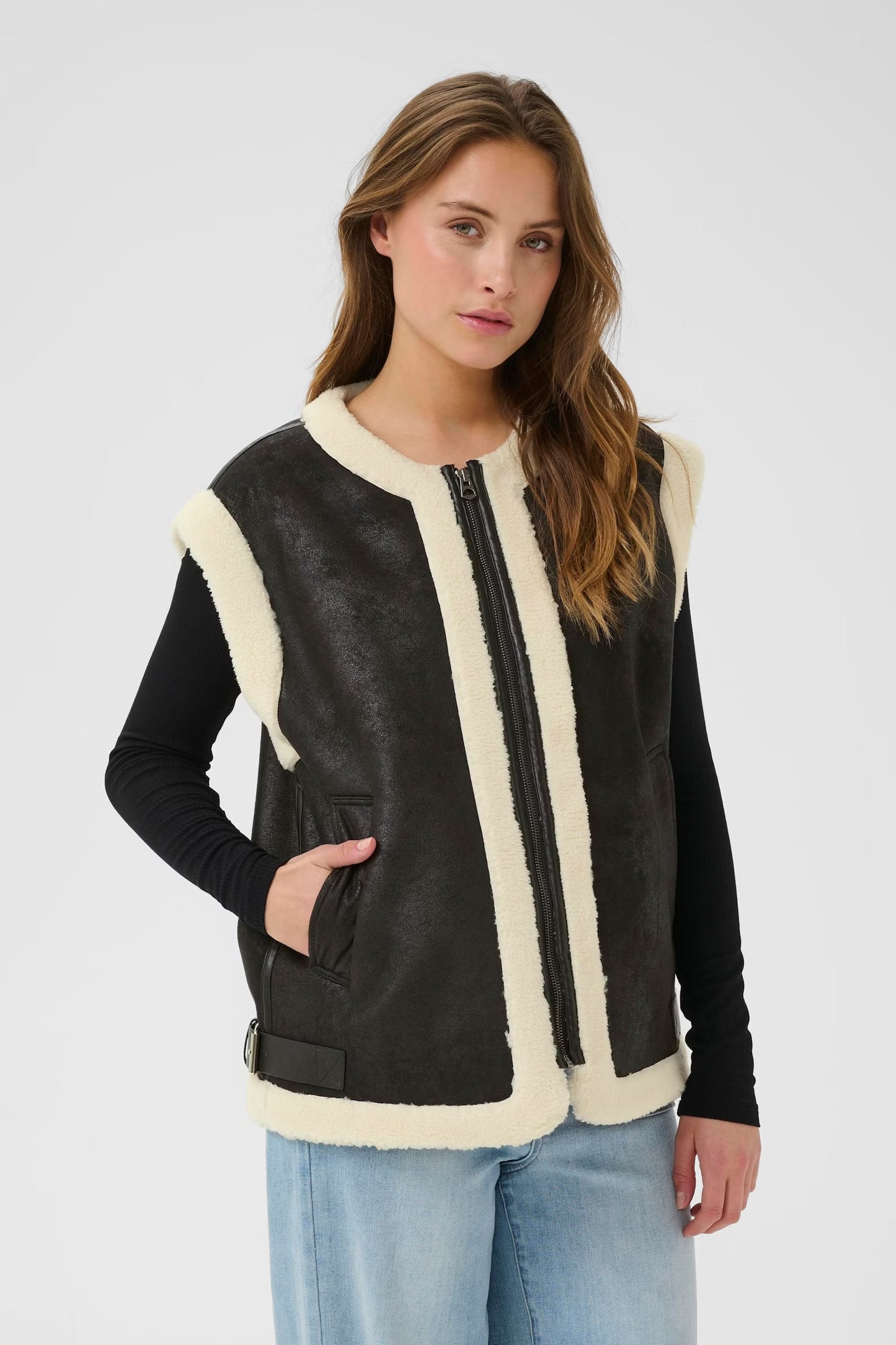 KApernille Waistcoat Black Deep