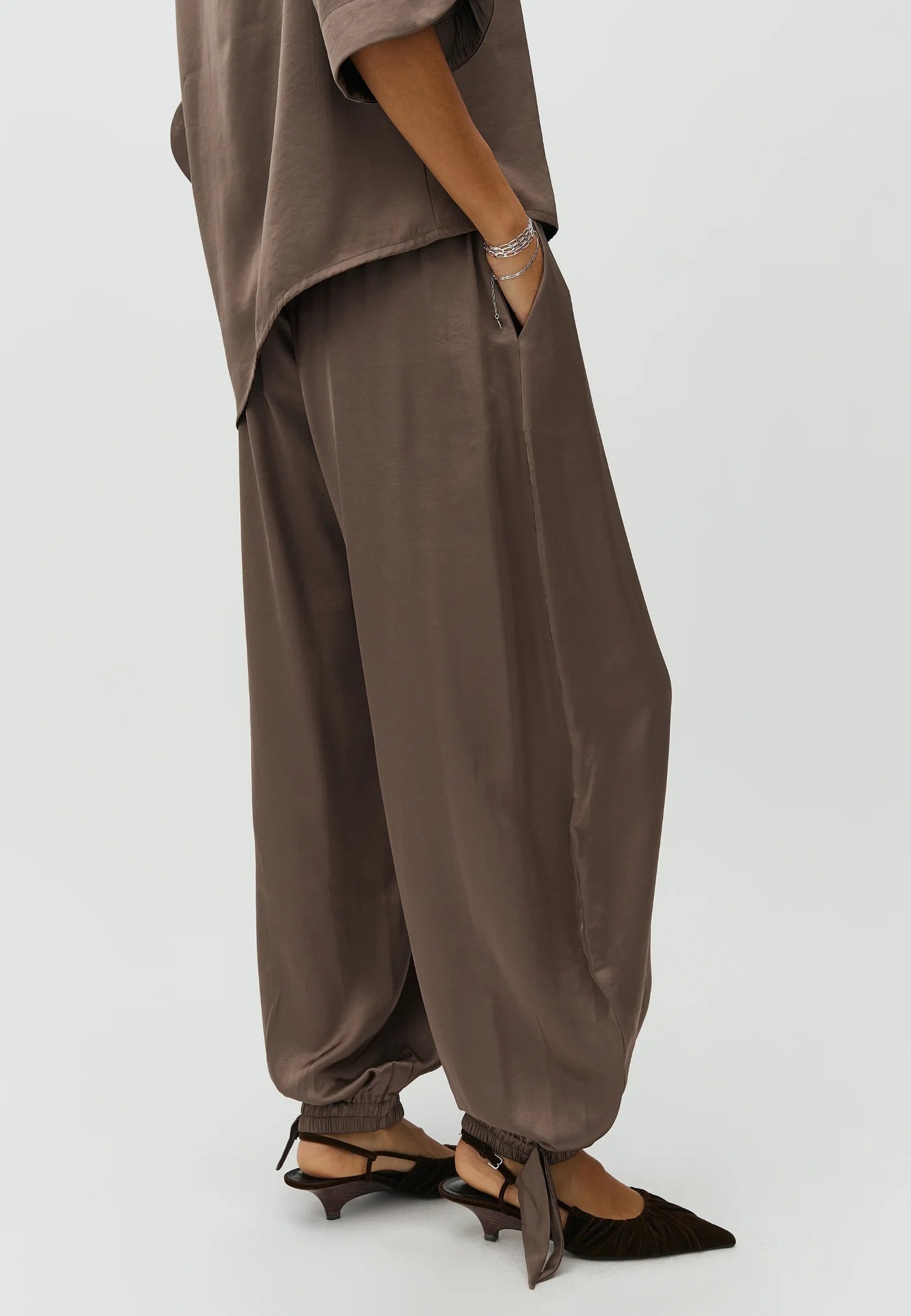 Eawyn tie-M