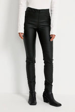 Lade das Bild in den Galerie-Viewer, Ada coated Jeggings Black
