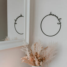 Lade das Bild in den Galerie-Viewer, Holzkranz dream big
